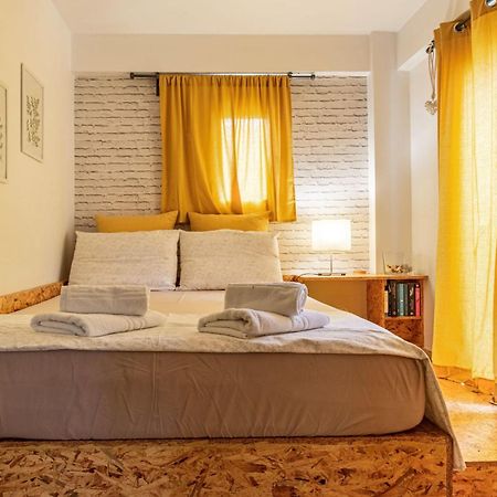 Downtown Central Suite With Private Parking Kalamata Exterior foto