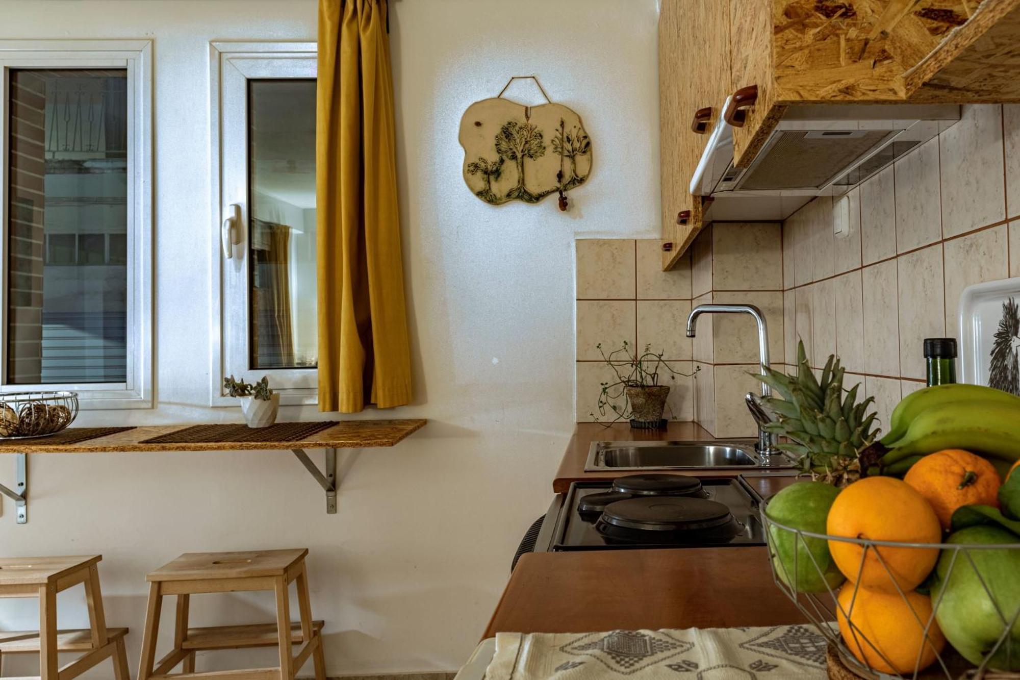 Downtown Central Suite With Private Parking Kalamata Exterior foto